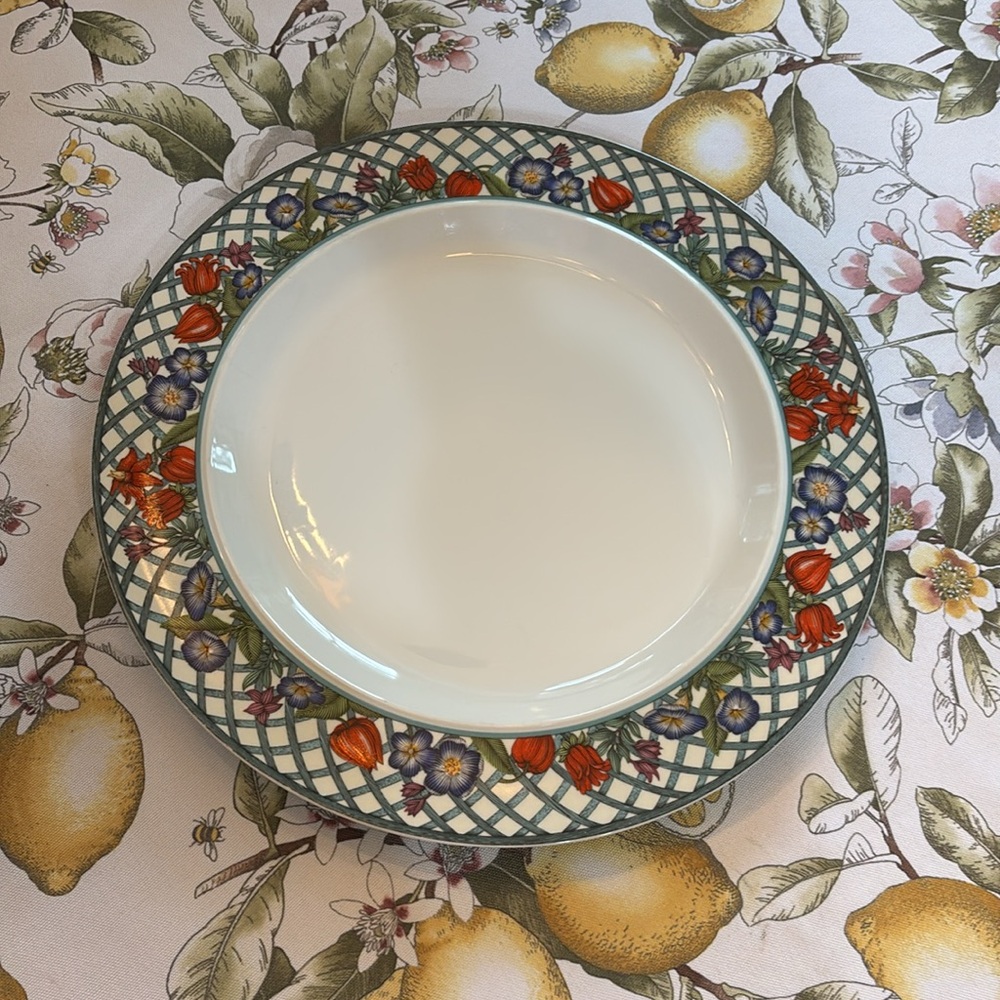 Dansk Nordic Garden-Lattice & Ribbon Large Plate/Platter 13 inches - Picture 7 of 7